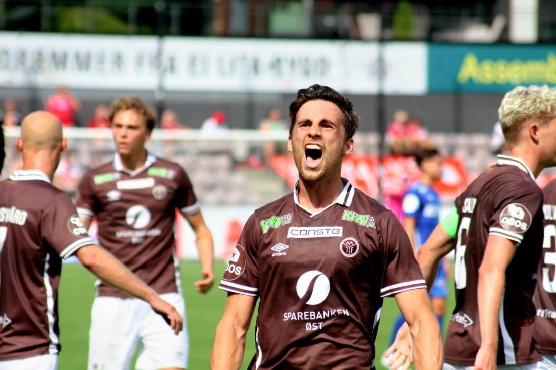 Oliver Midtgård jublet heftig da han endelig fikk tegnet seg på skåringslista i OBOS-ligaen.