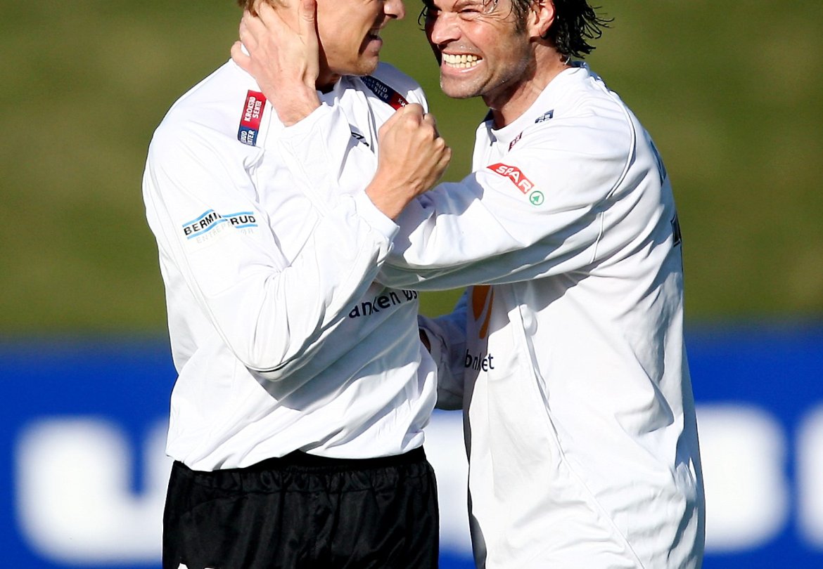 Mads Hansen og dengang spillende trener, Vegard Hansen, jubler for seier borte mot Drøbak/Frogn i 2008.