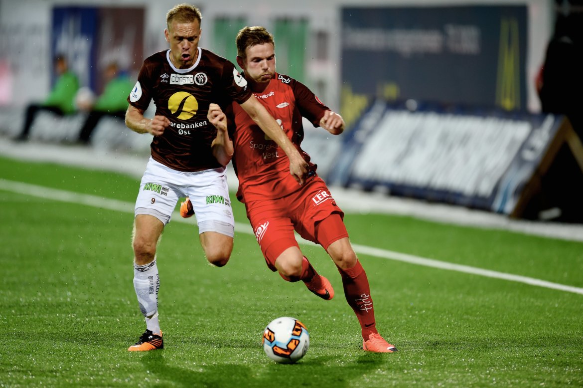 Den siste Brann-seieren kom hjemme i cupen i 2017. Her er Mads i duell med Gilli Rolantsson.