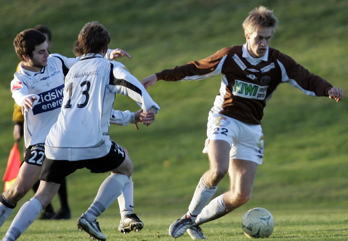 Kvalik for opprykk til 2. divisjon i 2006 borte mot Elverum. Mjøndalen rykket opp på flere bortemål.