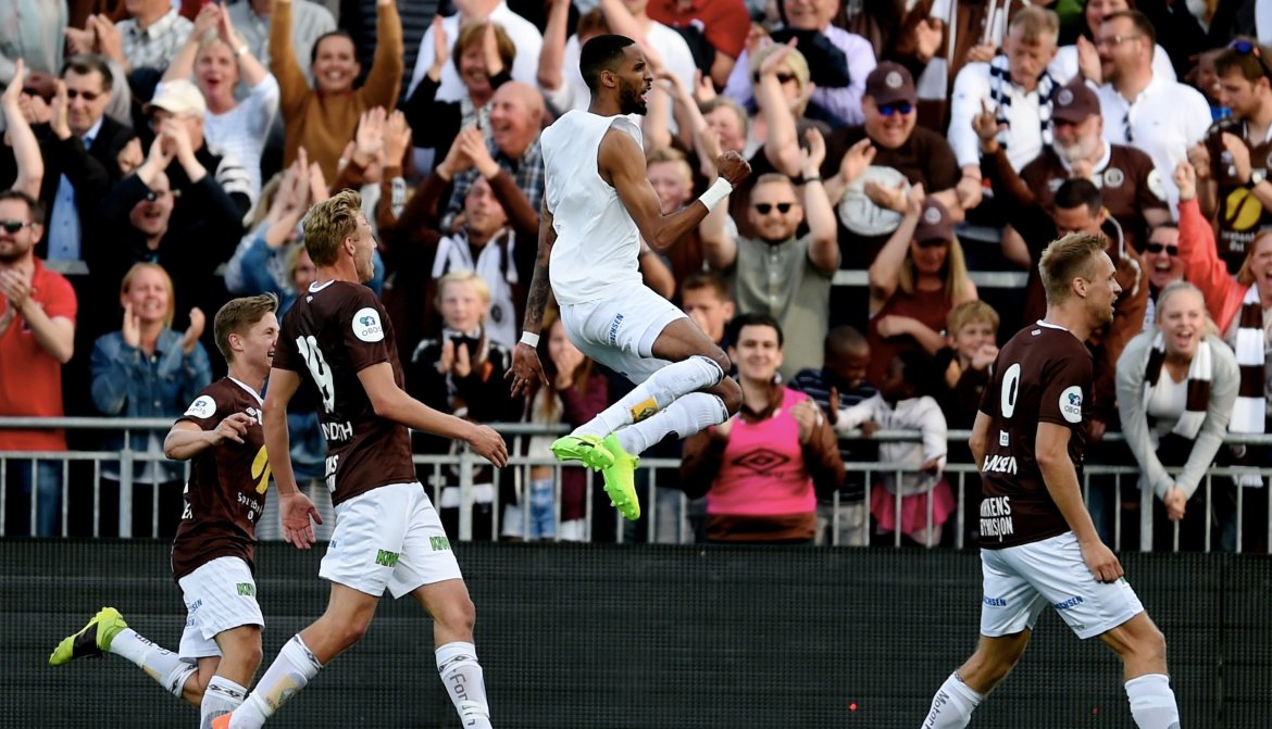 Seier over erkerivalen. For fulle tribuner ble Strømsgodset sendt ut av cupen i 2017.